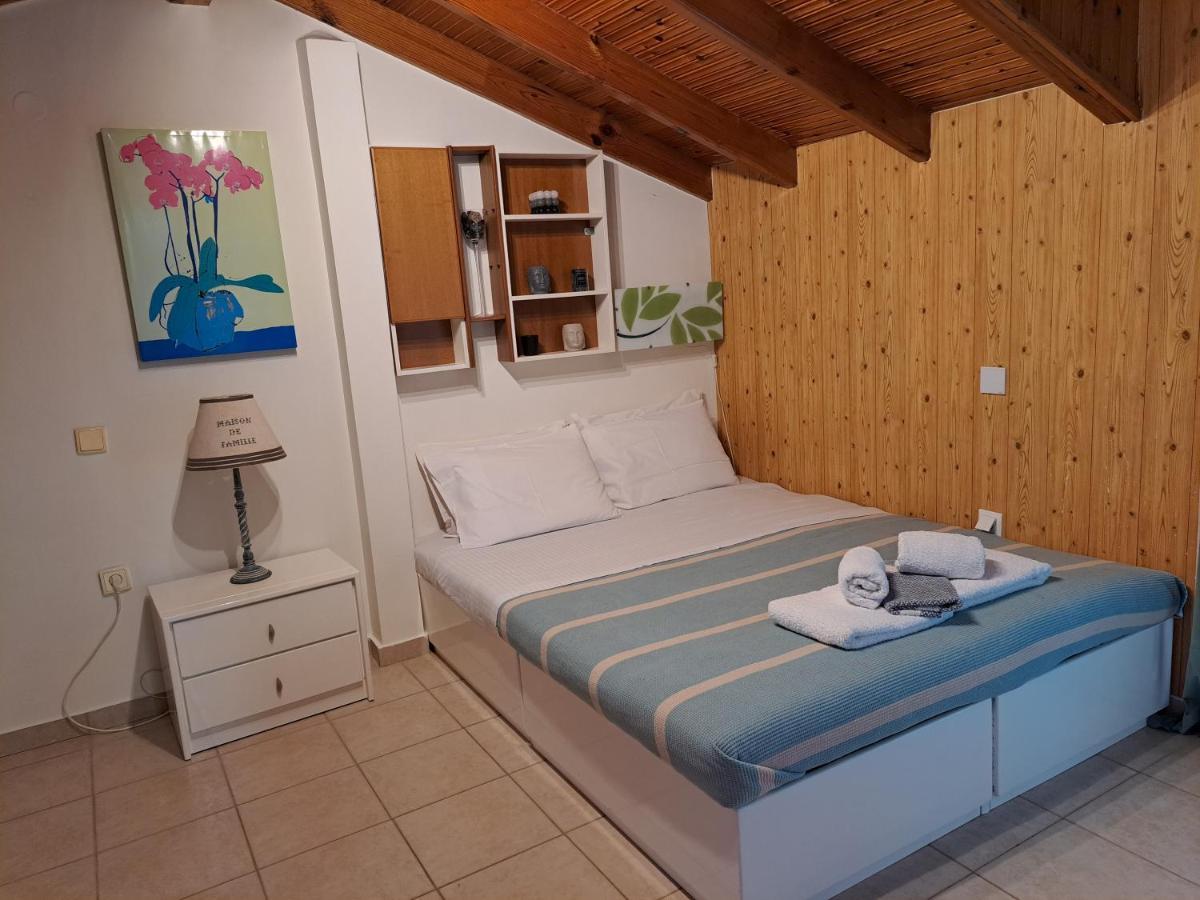 Appartement Attic à Nea Moudania Extérieur photo